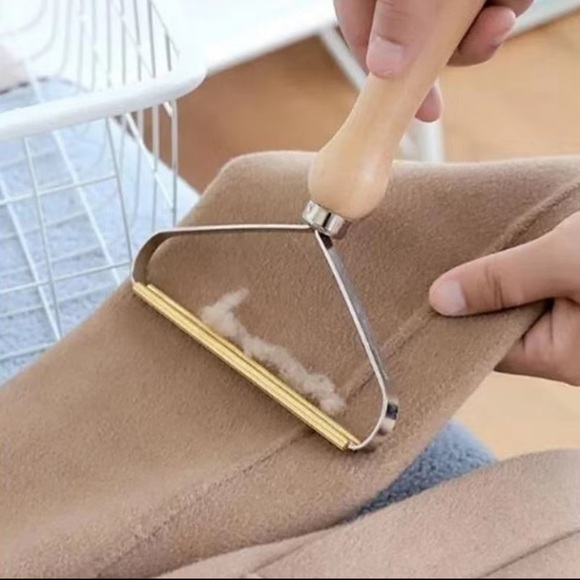 Pet Hair Remover With Portable & Reusable For Carpet, Furniture, & Lint Lot of 2 - Picture 6 of 6